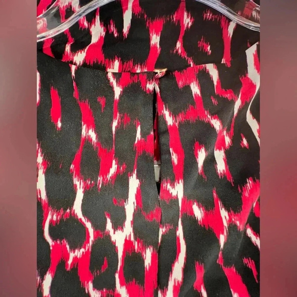 Calvin Klein Black and Fuchsia Sleeveless Blouse - Picture 14 of 14